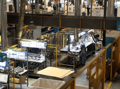 店小二 式服務(wù)讓 隱形冠軍 化危為機 這家企業(yè)把全球業(yè)務(wù) 裝到 武漢工廠上市